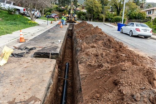 Installation of new water main on Oakridge Court.